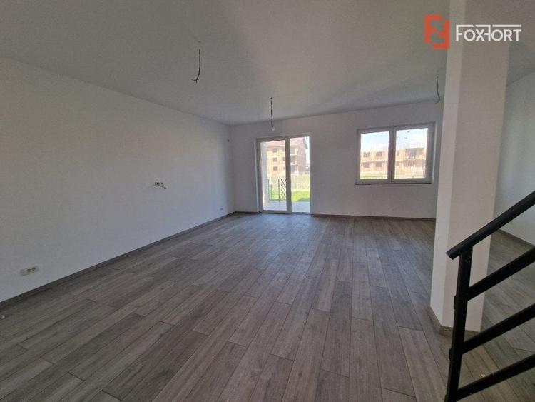 Duplex cu 4 camere cu Canalizare în Giroc