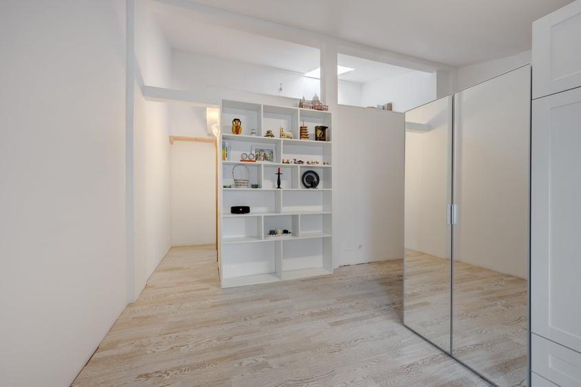 Apartament cu 4 camere decomandat, mobilat în Titan