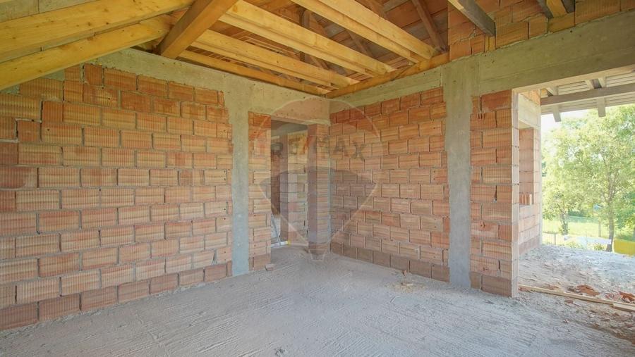 Teren Construcții intravilan de 755 mp, în Cristian