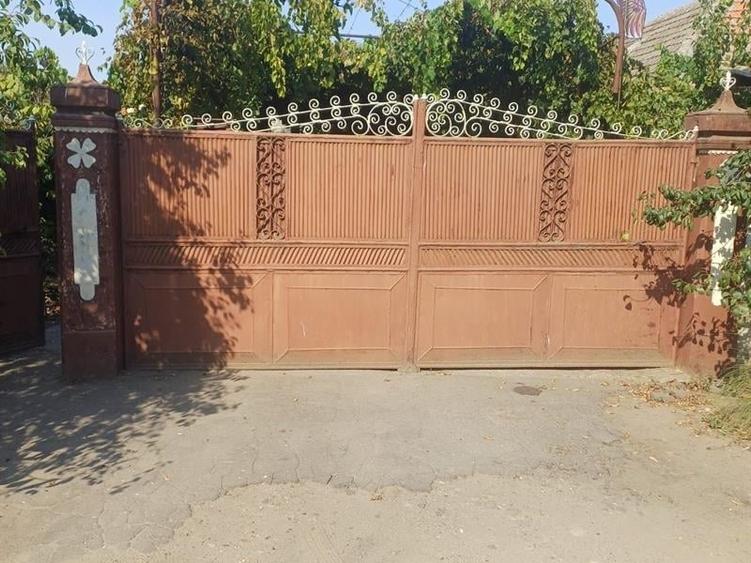 Casă individuală cu 4 camere cu Teren 3000 Mp în Moțăței-Gară