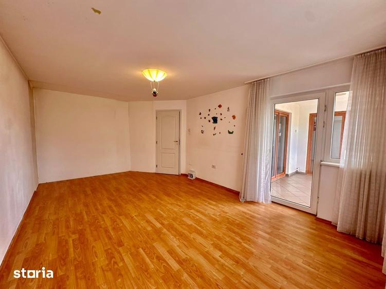 Casă cu Teren 800 Mp în Central