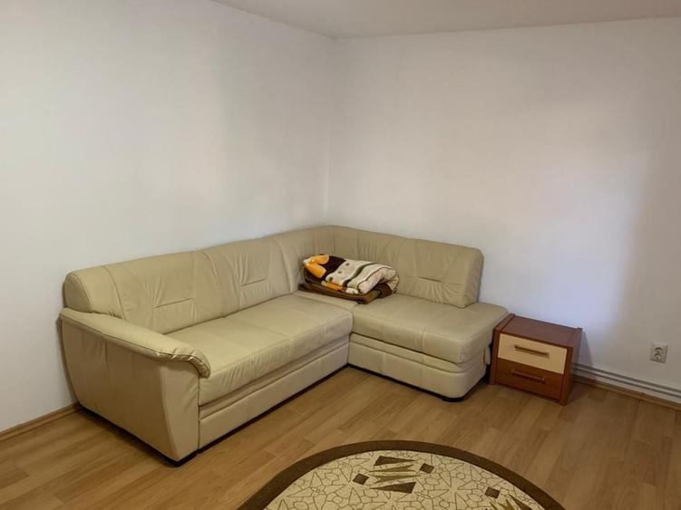 Apartament cu 2 camere decomandat în Fetești-Gară