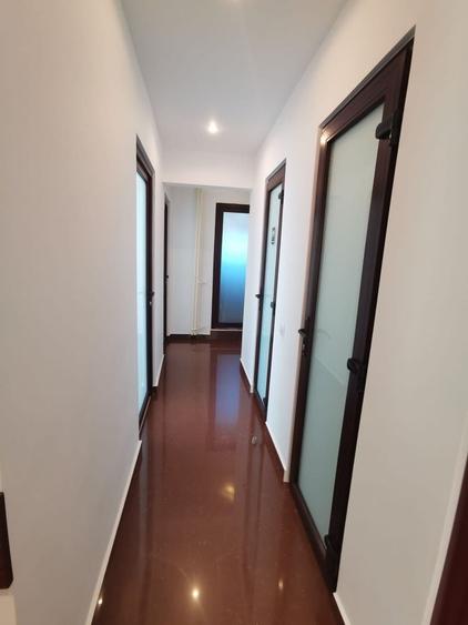 Spațiu comercial, de 65 mp, în Central