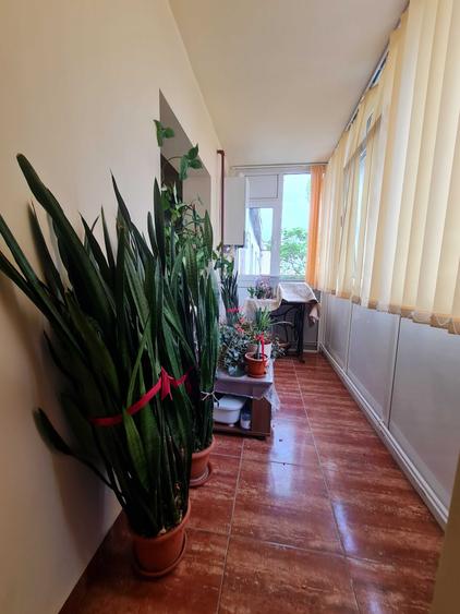 Apartament cu 3 camere decomandat, mobilat în Casa de Cultură