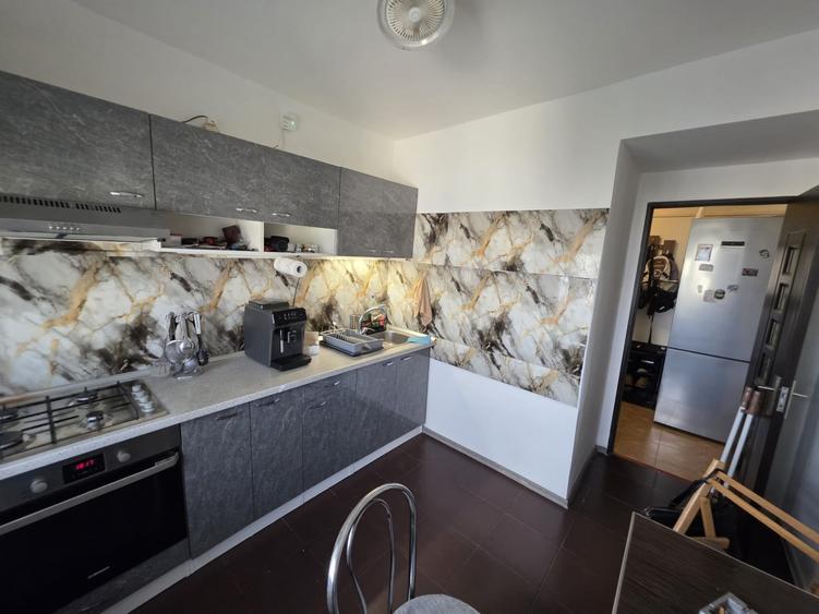 Apartament 3 Camere | Lujerului | Decomanat | Balcon | 2 Bai |Anvelopat | Metrou - 10