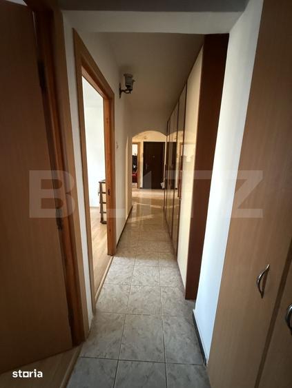 Apartament cu 3 camere decomandat, mobilat în Micro 6