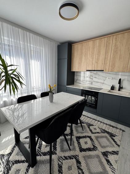 Apartament cu 3 camere decomandat în Cihei