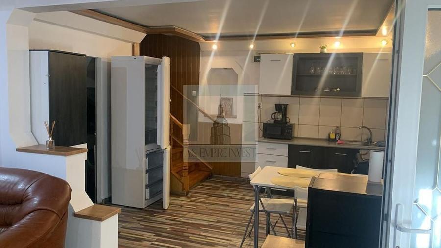 Apartament cu 3 camere decomandat în Schei