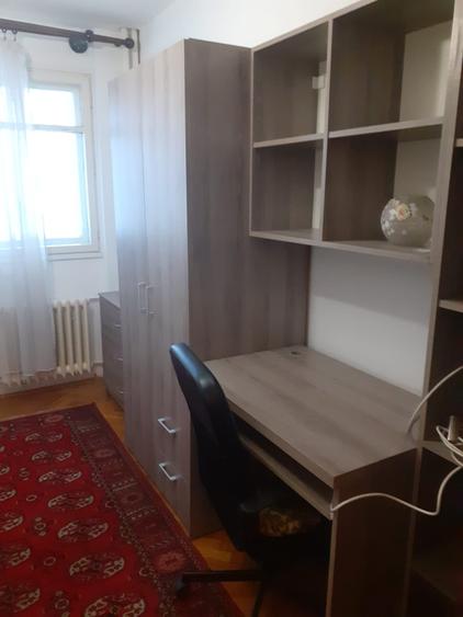 Apartament cu 3 camere semidecomandat, mobilat în Obor