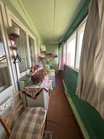 Apartament cu 3 camere semidecomandat în Uverturii