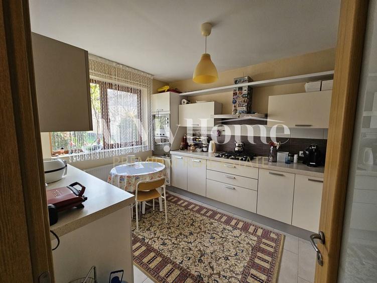 Duplex cu 6 camere cu Piscina în Iancu Nicolae