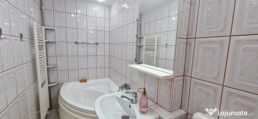 Apartament cu 2 camere decomandat în Ștrand