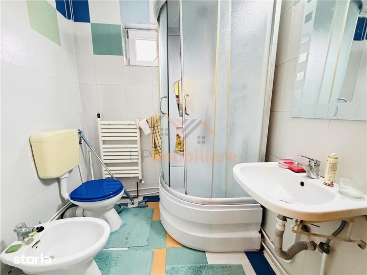 Casă cu 5 camere cu Teren 238 Mp în Central