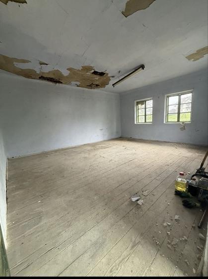 Casă cu 4 camere în Corbeni