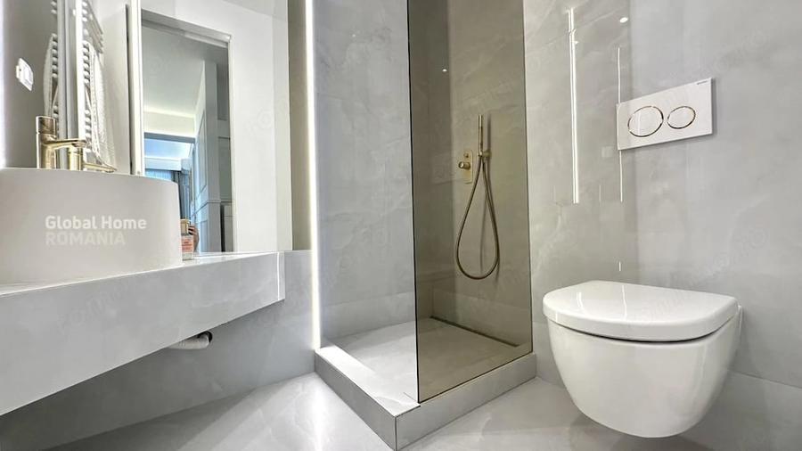 Apartament cu 3 camere decomandat în Aviației