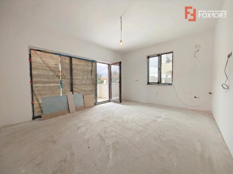 Duplex cu 4 camere semidecomandat cu Canalizare în Giroc