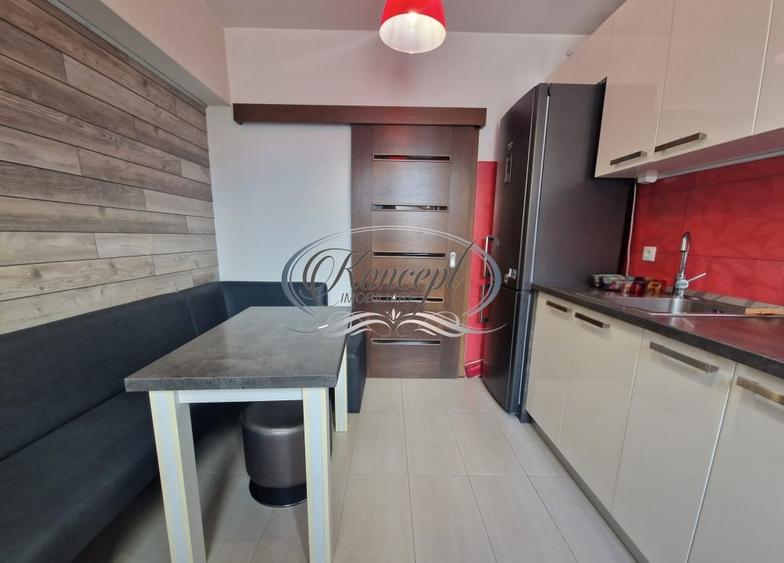 Apartament cu 3 camere semidecomandat, mobilat în Andrei Mureșanu