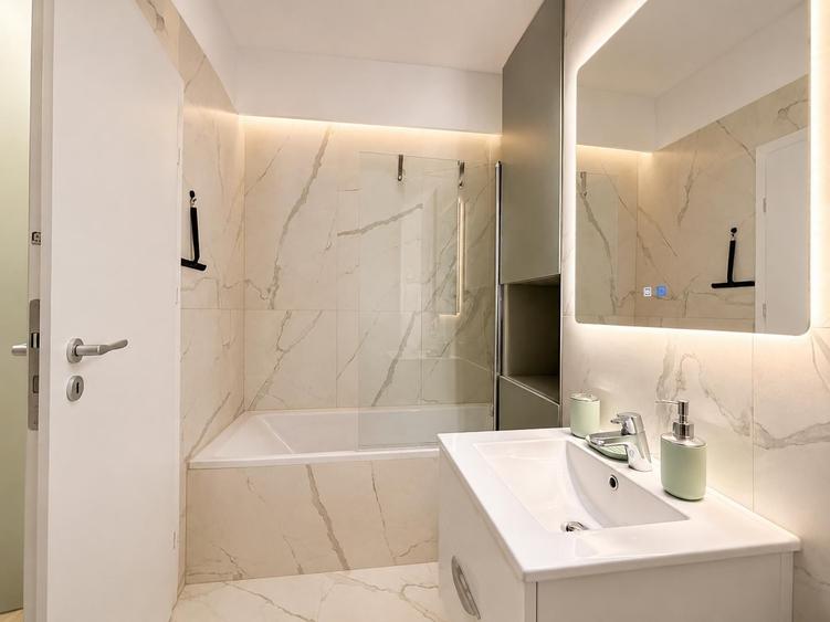 Apartament cu 2 camere semidecomandat, mobilat în Pipera