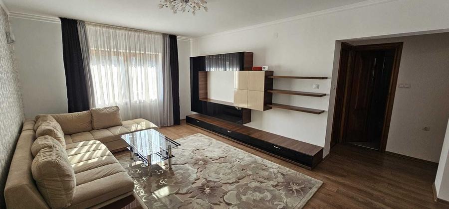 Apartament cu 3 camere decomandat în Drumul Carului