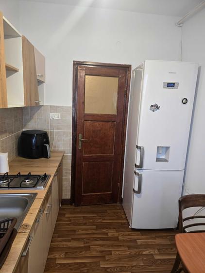 Garsonieră decomandată în Petros