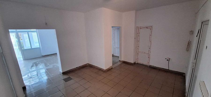 Spațiu comercial, de 75 mp, în Criș
