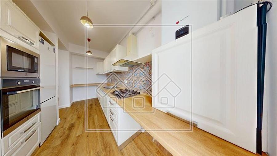 Apartament cu 2 camere decomandat în Piața Cluj