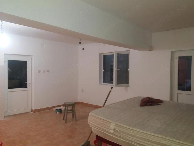 Spațiu comercial, de 40 mp, în Slăvești