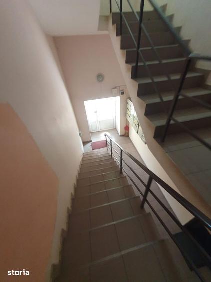 Apartament cu 3 camere decomandat în Tătărași