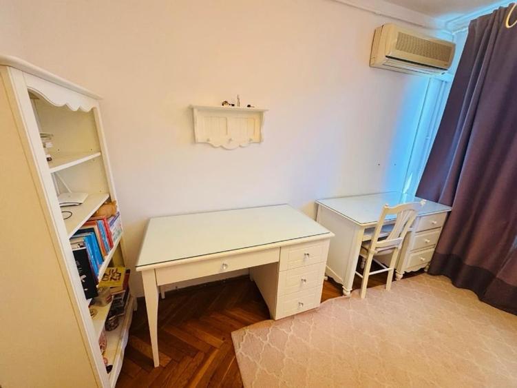 Apartament cu 3 camere decomandat, mobilat în Titan