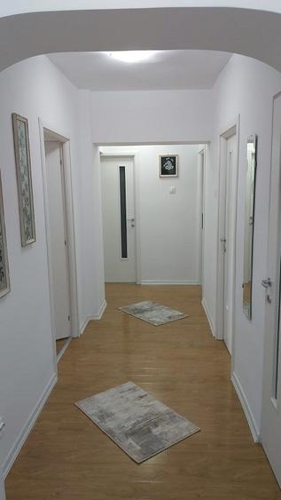 Apartament cu 3 camere în Armeneasca