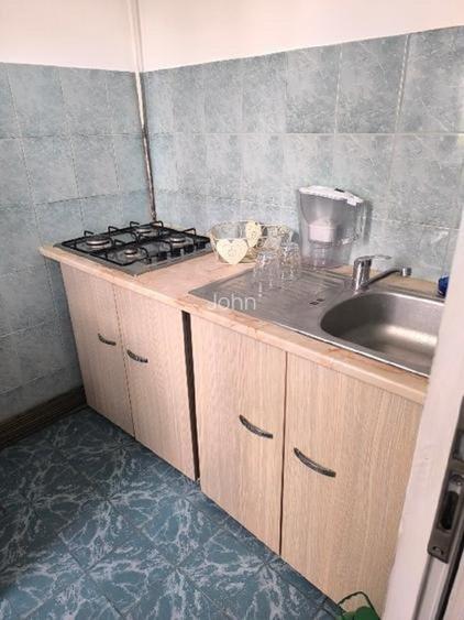 Garsonieră decomandată în Central