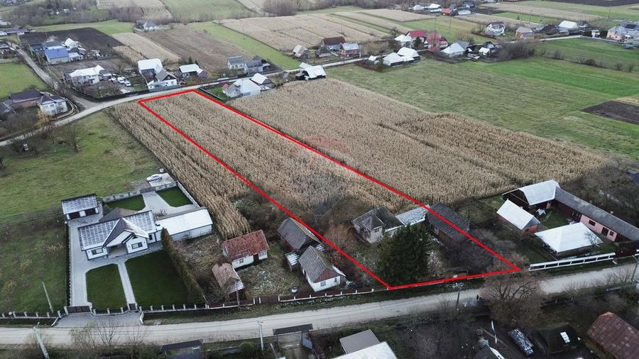Casă cu 3 camere cu Teren 6100 Mp în Frătăuții Noi