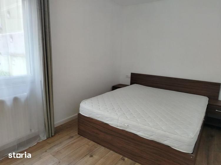 Apartament cu 3 camere semidecomandat în Republicii