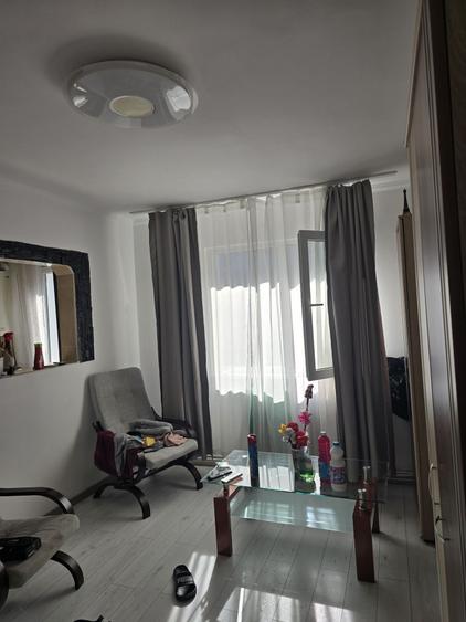 Apartament cu 2 camere decomandat în Florești