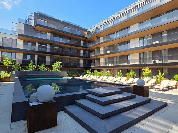 Apartament cu 4 camere decomandat în Iancu Nicolae