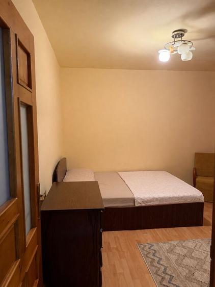 Apartament cu 3 camere decomandat în Exterior Vest