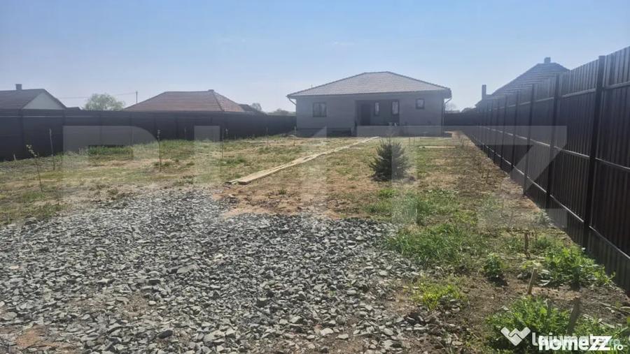 Casă cu 3 camere cu Teren 950 Mp în Central