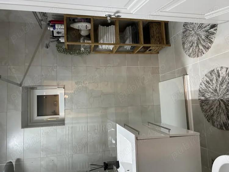 Apartament cu 3 camere decomandat în Hârșova