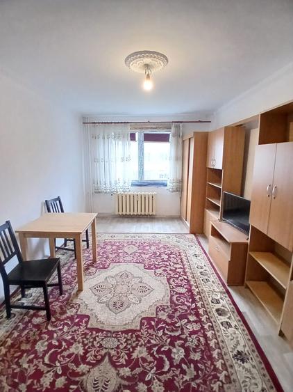 Apartament cu 3 camere decomandat în Sebastian
