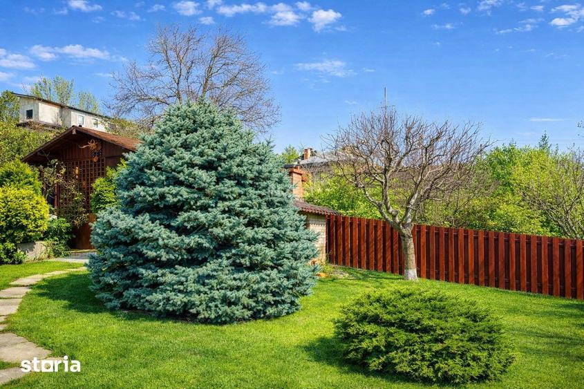 Casă cu 7 camere cu Teren 825 Mp în Bucium