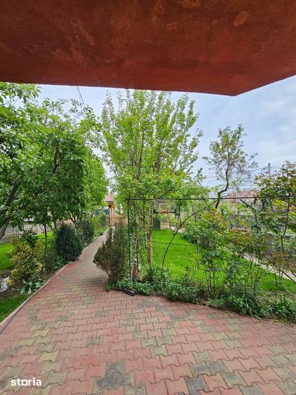 Casă cu 6 camere cu Teren 800 Mp în Calea București