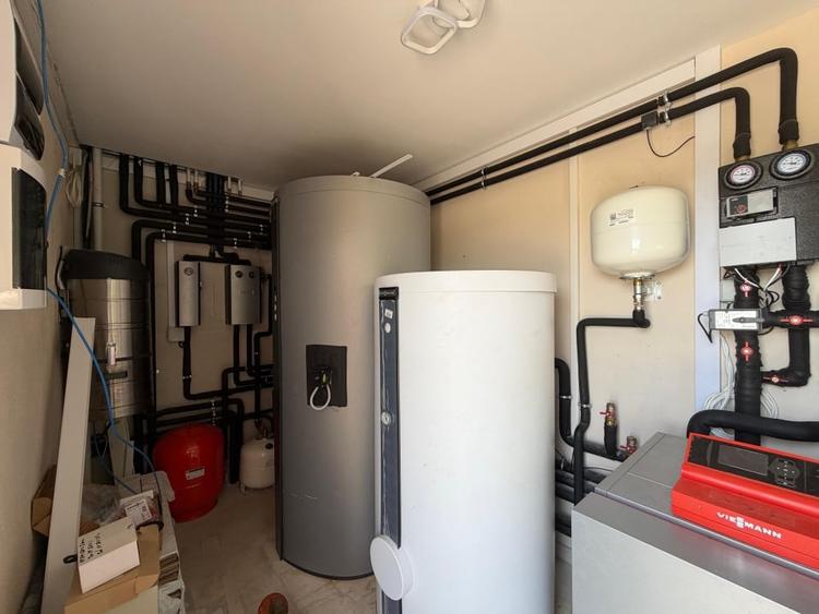 Casă individuală cu 5 camere cu Piscina în Exterior Vest