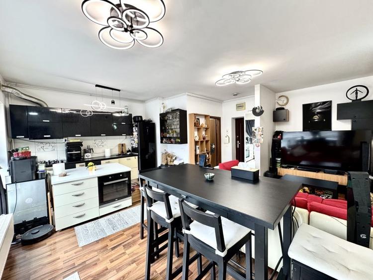 Apartament cu 3 camere decomandat, mobilat în Liviu Rebreanu