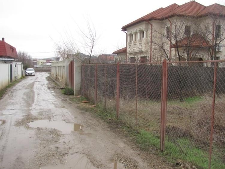 Teren Construcții intravilan de 1500 mp, în Prelungirea Ghencea