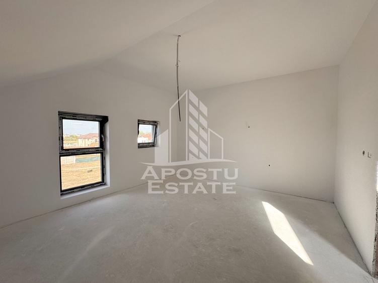 Duplex cu 6 camere cu Canalizare în Chișoda