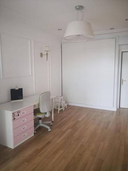 Apartament cu 4 camere semidecomandat, mobilat în Șoseaua Nordului