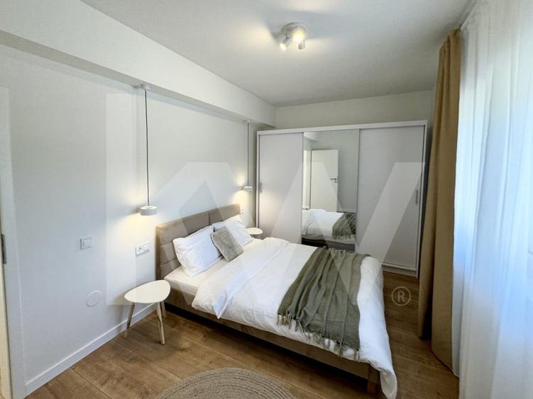 Apartament cu 3 camere decomandat în Exterior Vest