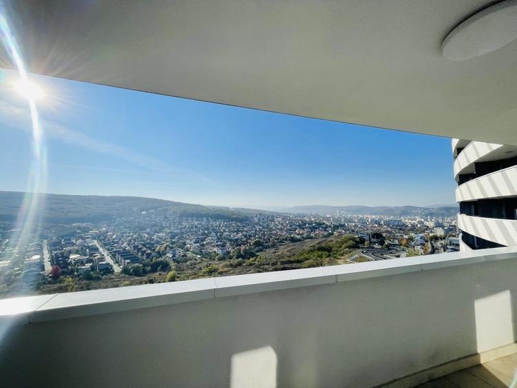 Apartament cu 3 camere semidecomandat, mobilat în Zorilor