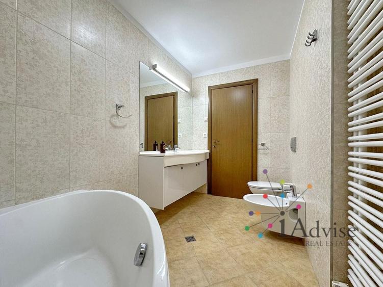 Apartament cu 3 camere decomandat, mobilat în Drumul Poienii