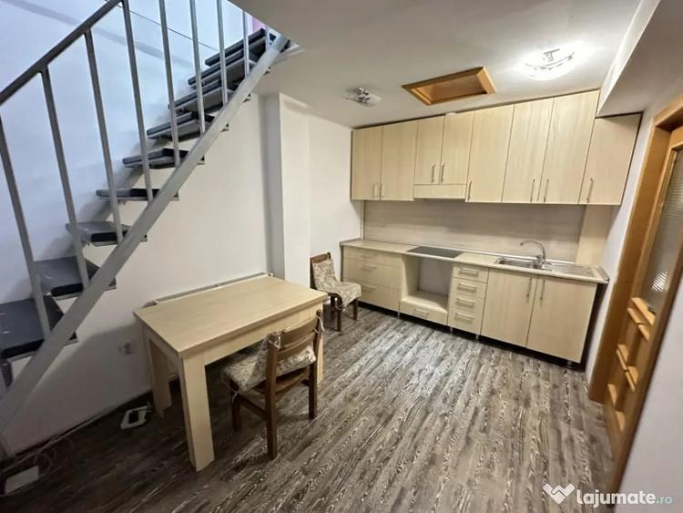 Apartament cu 3 camere semidecomandat în Tilișca